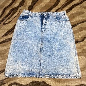 Vintage 80 ‘s Essentials Sport II Acid Washed Denim Blue Skirt Women size 34/20